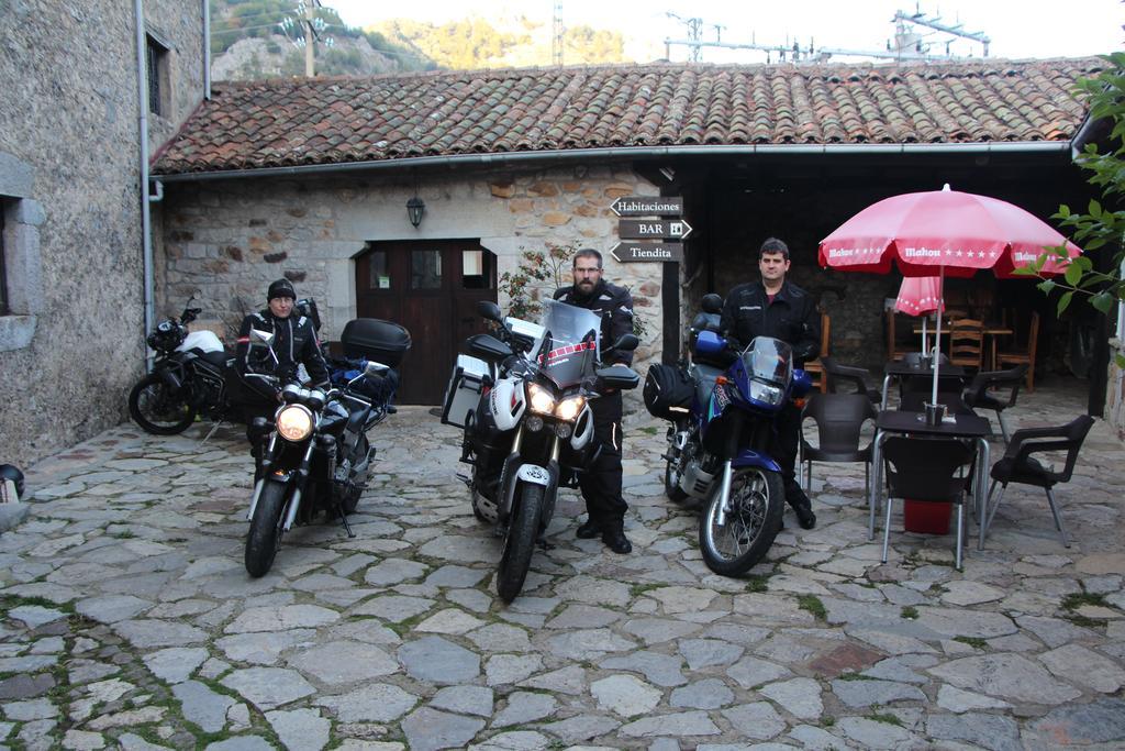 Hotel Moto-Rural "Vegalion" Las Salas Exterior photo